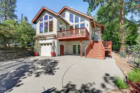 Photo of 307 Hillcrest Street, Ashland, OR 97520 (MLS # 220223301)
