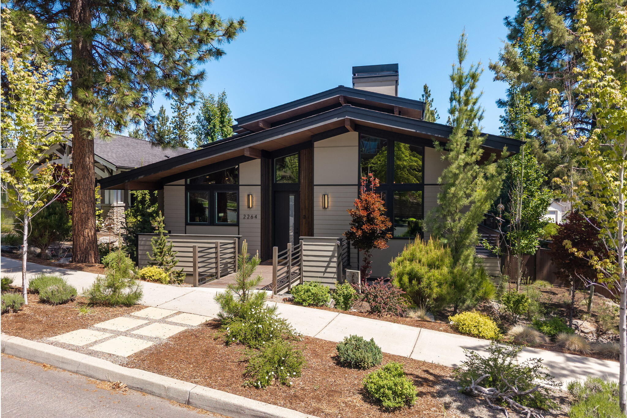 2264 NW Lemhi Pass Drive