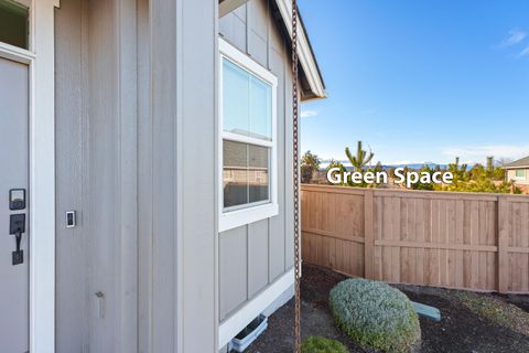 Tiny photo for 3859 NE Oakside Lp Loop, Bend, OR 97701 (MLS # 220213145)