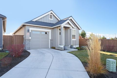 Tiny photo for 3859 NE Oakside Lp Loop, Bend, OR 97701 (MLS # 220213145)