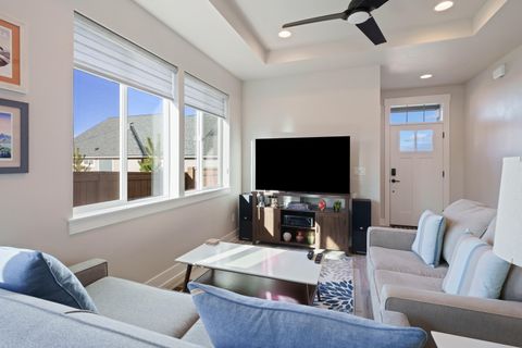 Tiny photo for 3859 NE Oakside Lp Loop, Bend, OR 97701 (MLS # 220213145)