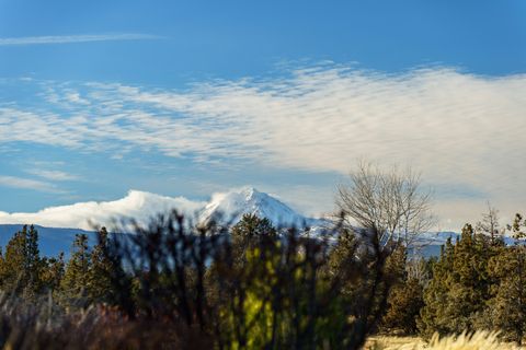 Tiny photo for 3859 NE Oakside Lp Loop, Bend, OR 97701 (MLS # 220213145)