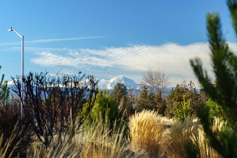 Tiny photo for 3859 NE Oakside Lp Loop, Bend, OR 97701 (MLS # 220213145)