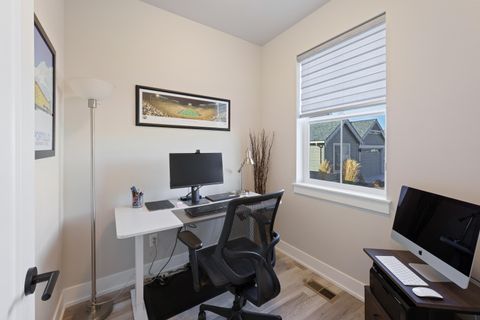 Tiny photo for 3859 NE Oakside Lp Loop, Bend, OR 97701 (MLS # 220213145)