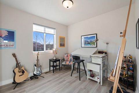 Tiny photo for 3859 NE Oakside Lp Loop, Bend, OR 97701 (MLS # 220213145)