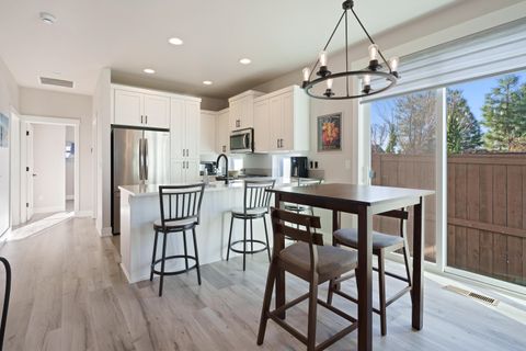 Tiny photo for 3859 NE Oakside Lp Loop, Bend, OR 97701 (MLS # 220213145)