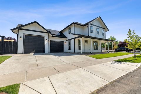 871 NE Whistle Way Prineville OR 97754