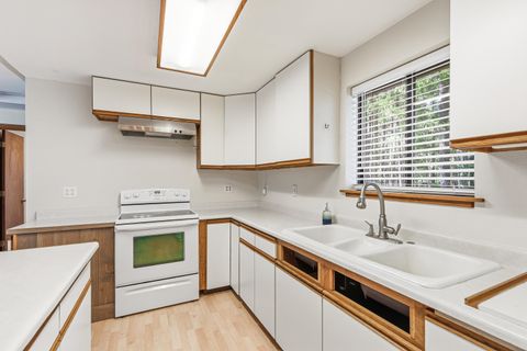 Tiny photo for 707 McMullen Creek Road, Selma, OR 97538 (MLS # 220219251)