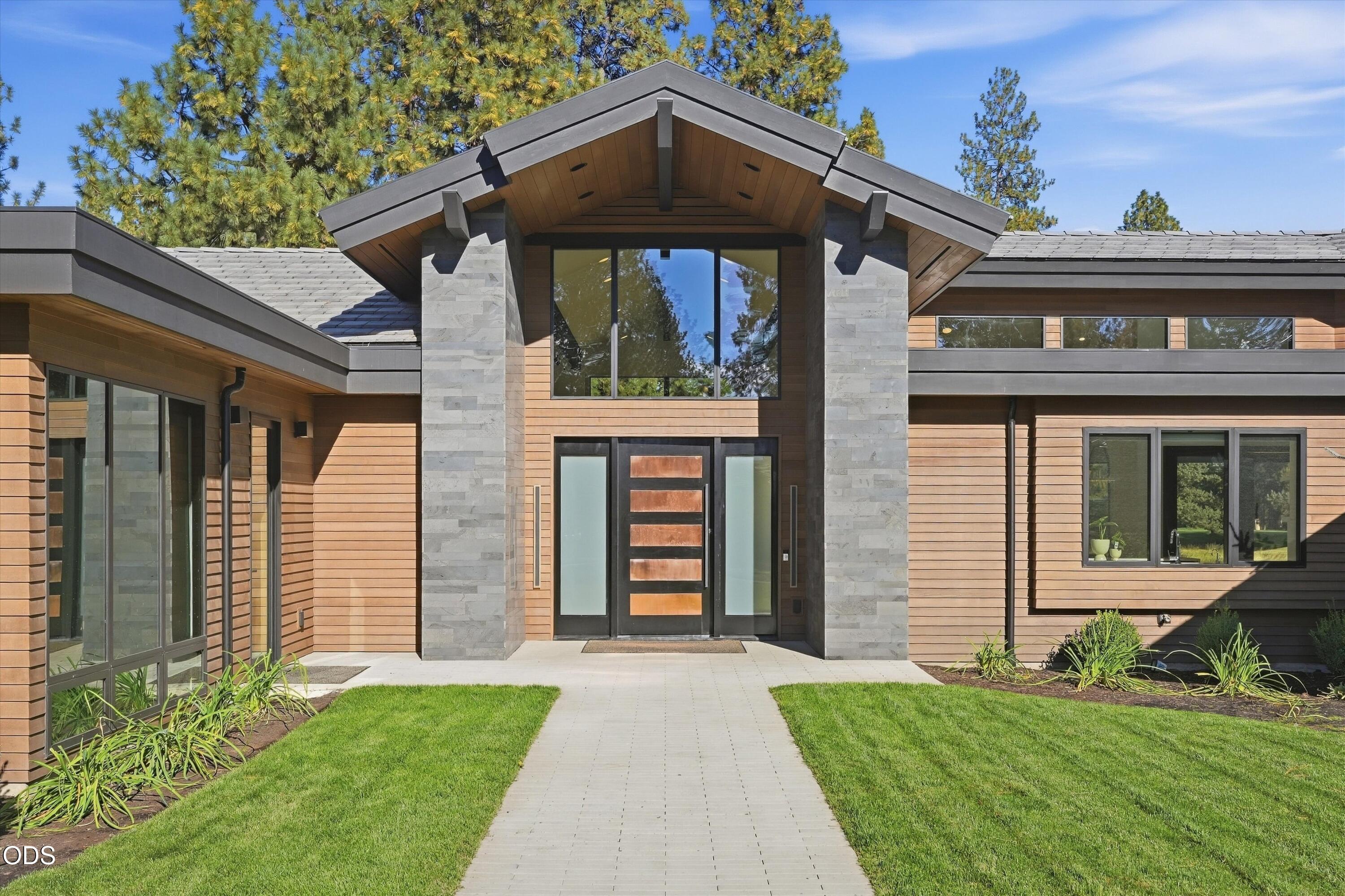 61410 Tam McArthur Loop