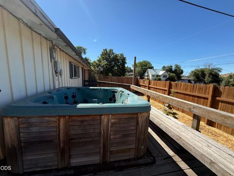 Tiny photo for 705 Doty Street, Klamath Falls, OR 97601 (MLS # 220225876)
