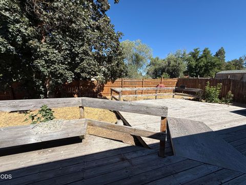Tiny photo for 705 Doty Street, Klamath Falls, OR 97601 (MLS # 220225876)