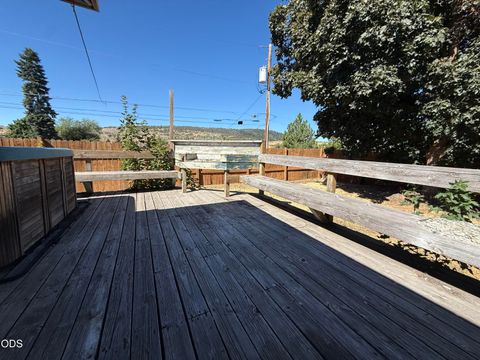 Tiny photo for 705 Doty Street, Klamath Falls, OR 97601 (MLS # 220225876)