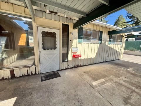Tiny photo for 705 Doty Street, Klamath Falls, OR 97601 (MLS # 220225876)