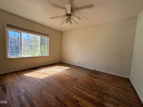Tiny photo for 705 Doty Street, Klamath Falls, OR 97601 (MLS # 220225876)
