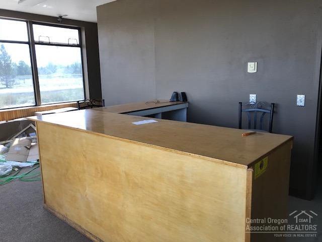 Lapine Industrial - Commercial Sale