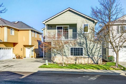 Tiny photo for 267 Meadow Drive, Ashland, OR 97520 (MLS # 220214291)