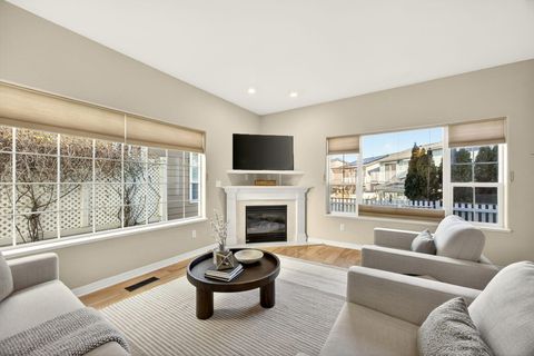 Tiny photo for 267 Meadow Drive, Ashland, OR 97520 (MLS # 220214291)