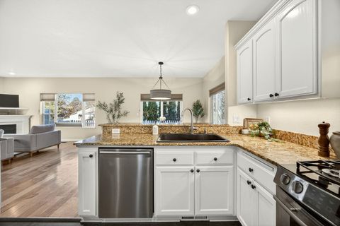 Tiny photo for 267 Meadow Drive, Ashland, OR 97520 (MLS # 220214291)