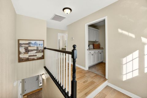 Tiny photo for 267 Meadow Drive, Ashland, OR 97520 (MLS # 220214291)