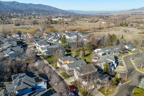 Tiny photo for 267 Meadow Drive, Ashland, OR 97520 (MLS # 220214291)