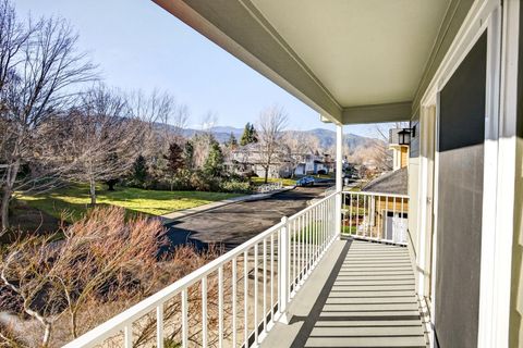Tiny photo for 267 Meadow Drive, Ashland, OR 97520 (MLS # 220214291)