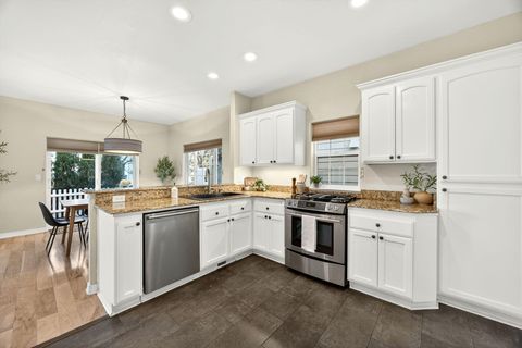 Tiny photo for 267 Meadow Drive, Ashland, OR 97520 (MLS # 220214291)