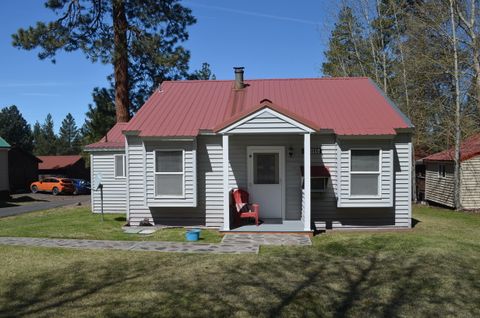 Photo of 138118 Hillcrest Street, Gilchrist, OR 97737 (MLS # 220217039)