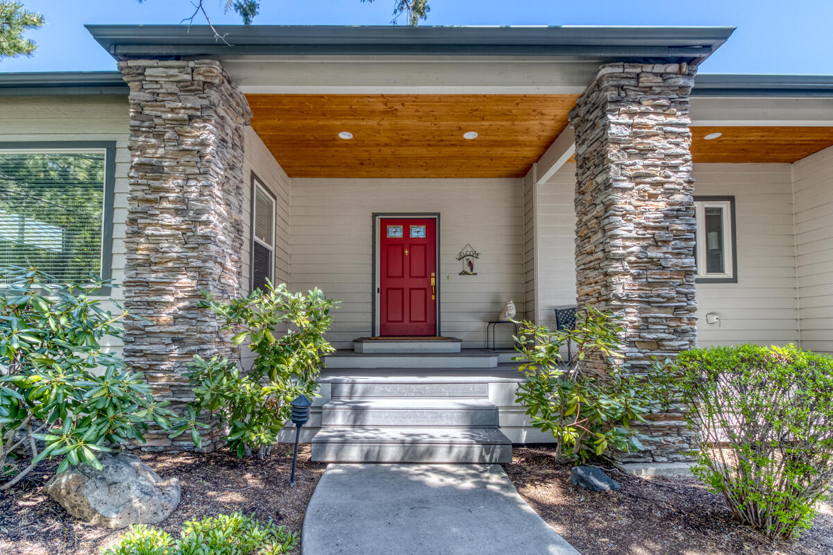2952 NW Fairway Heights Drive