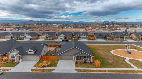 Tiny photo for 1797 NE 4th Street, Redmond, OR 97756 (MLS # 220211988)