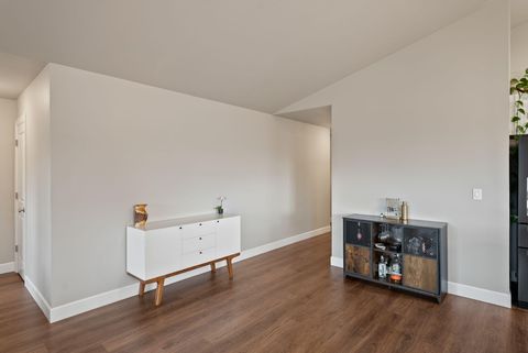 Tiny photo for 1797 NE 4th Street, Redmond, OR 97756 (MLS # 220211988)