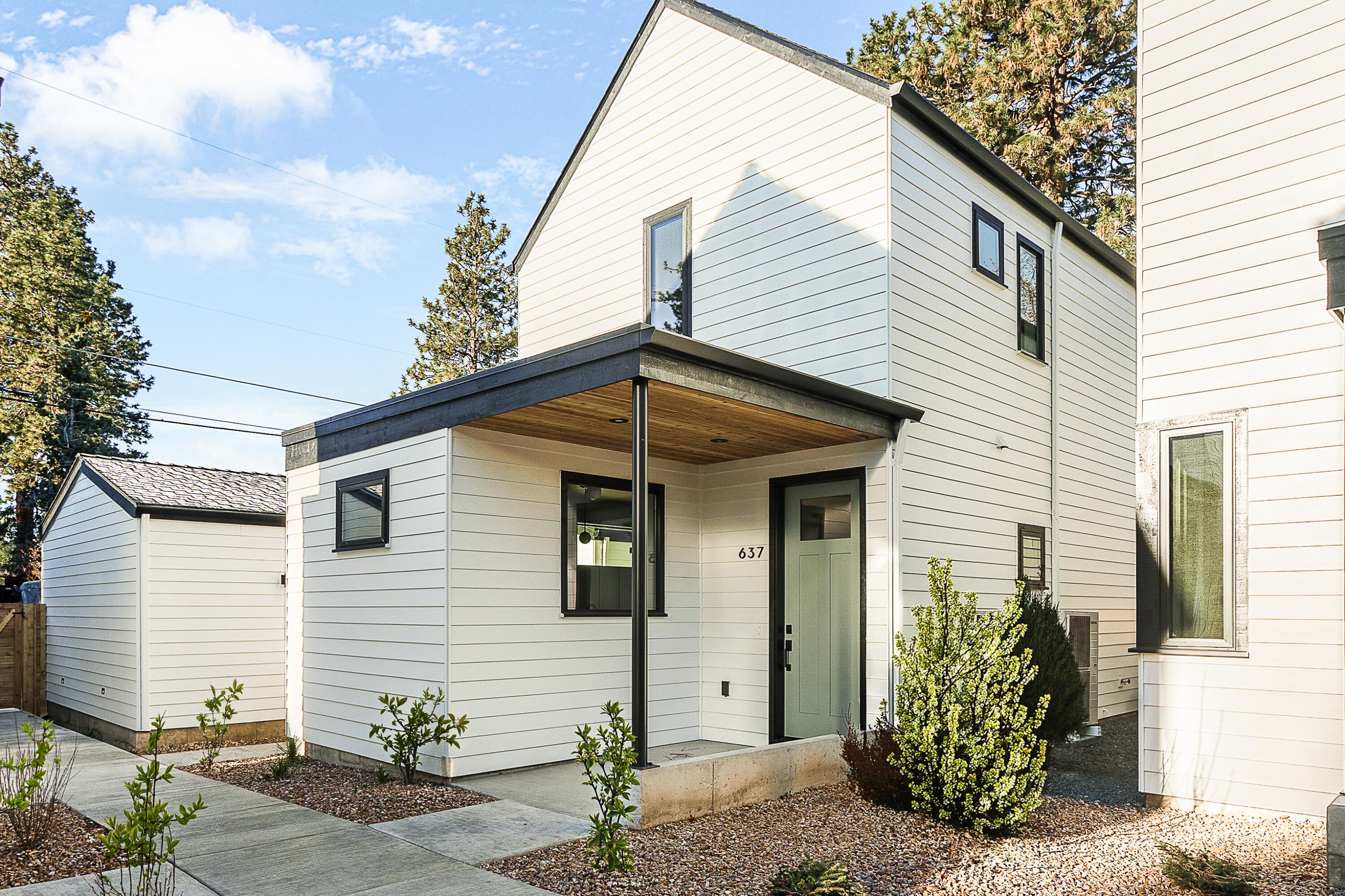 637 NE Marshall Avenue