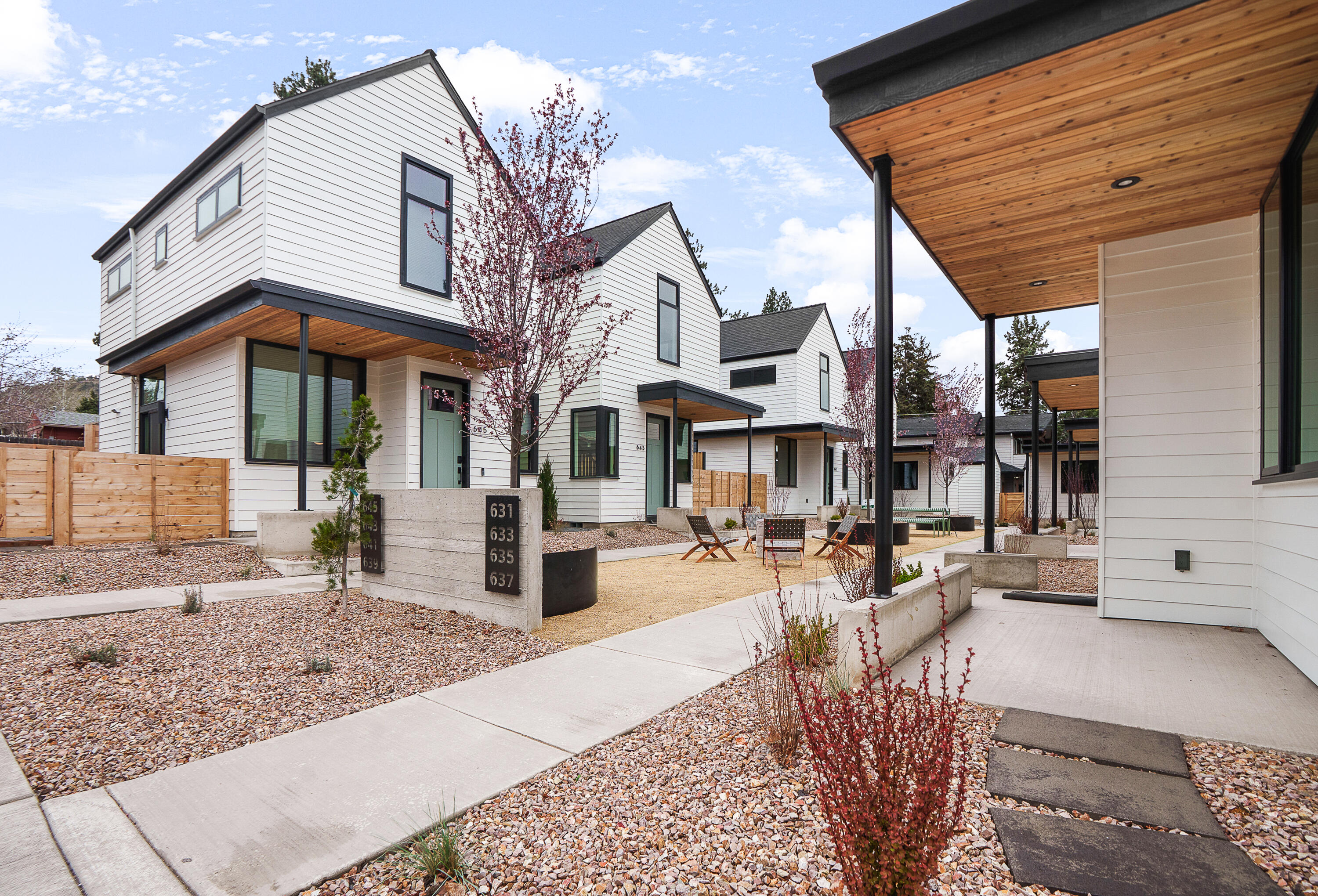 637 NE Marshall Avenue