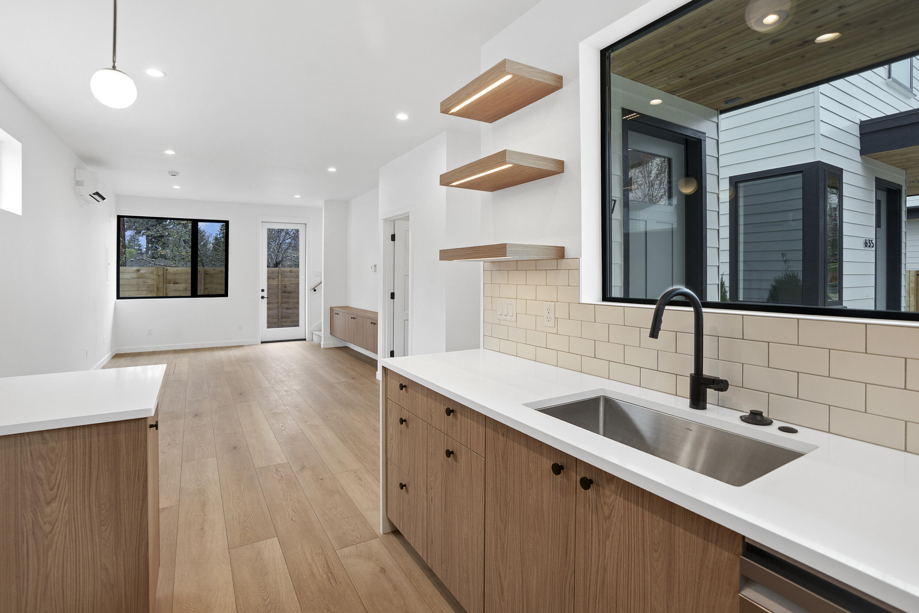 637 NE Marshall Avenue