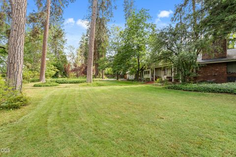 Tiny photo for 158 Renault Avenue, Medford, OR 97501 (MLS # 220222624)