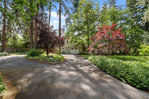 Tiny photo for 158 Renault Avenue, Medford, OR 97501 (MLS # 220222624)