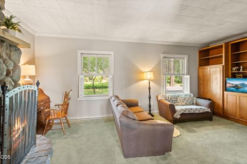 Tiny photo for 158 Renault Avenue, Medford, OR 97501 (MLS # 220222624)