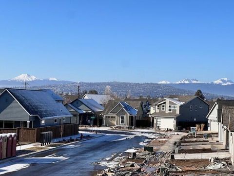 Tiny photo for 61201 NE Snow Owl Street, Bend, OR 97701 (MLS # 220214232)