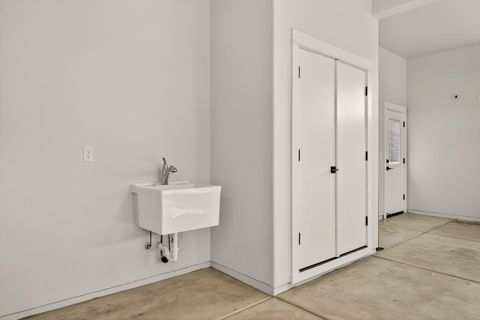 Tiny photo for 4090 Crystal Springs Drive, Medford, OR 97504 (MLS # 220219977)