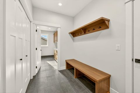 Tiny photo for 4090 Crystal Springs Drive, Medford, OR 97504 (MLS # 220219977)