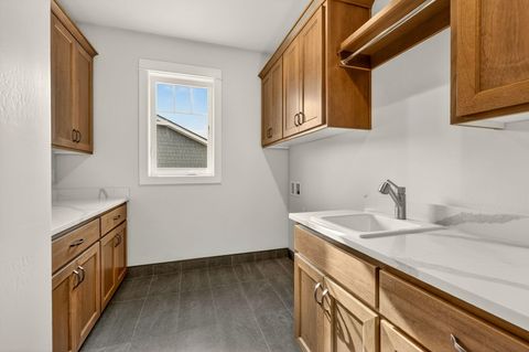 Tiny photo for 4090 Crystal Springs Drive, Medford, OR 97504 (MLS # 220219977)