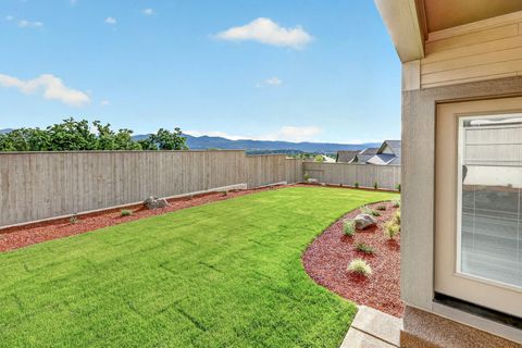 Tiny photo for 4090 Crystal Springs Drive, Medford, OR 97504 (MLS # 220219977)