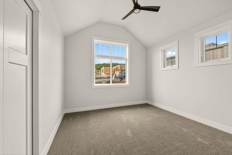 Tiny photo for 4090 Crystal Springs Drive, Medford, OR 97504 (MLS # 220219977)