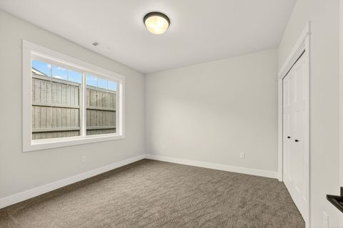 Tiny photo for 4090 Crystal Springs Drive, Medford, OR 97504 (MLS # 220219977)