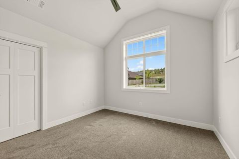 Tiny photo for 4090 Crystal Springs Drive, Medford, OR 97504 (MLS # 220219977)