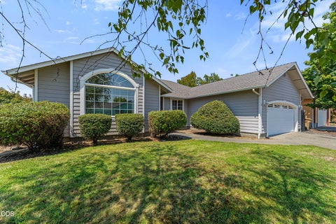 Tiny photo for 544 SW Anique Lane, Grants Pass, OR 97526 (MLS # 220226578)