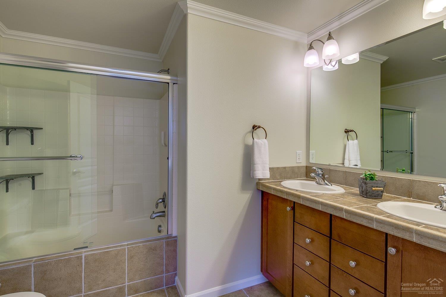 Deschutes River Cros - Residential