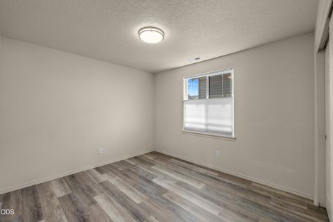 Tiny photo for 20535 Sunderland Way, Bend, OR 97701 (MLS # 220222991)