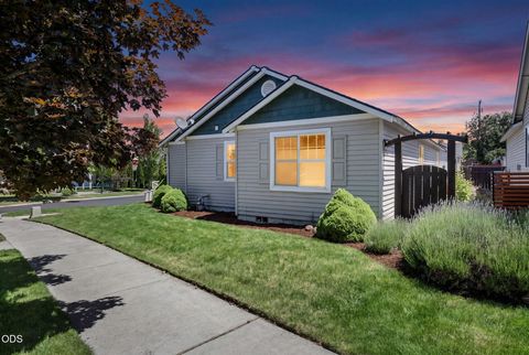 Tiny photo for 20535 Sunderland Way, Bend, OR 97701 (MLS # 220222991)