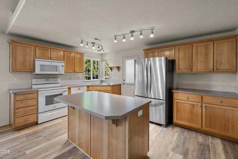 Tiny photo for 20535 Sunderland Way, Bend, OR 97701 (MLS # 220222991)