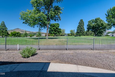 Tiny photo for 401 Golf View Drive, Medford, OR 97504 (MLS # 220225371)